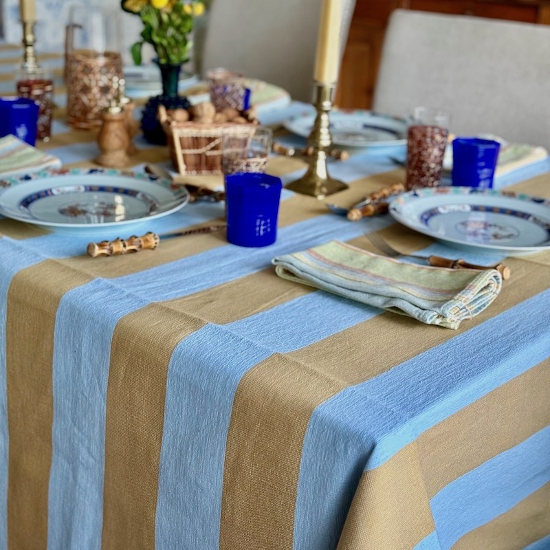 Quintessence tablecloth