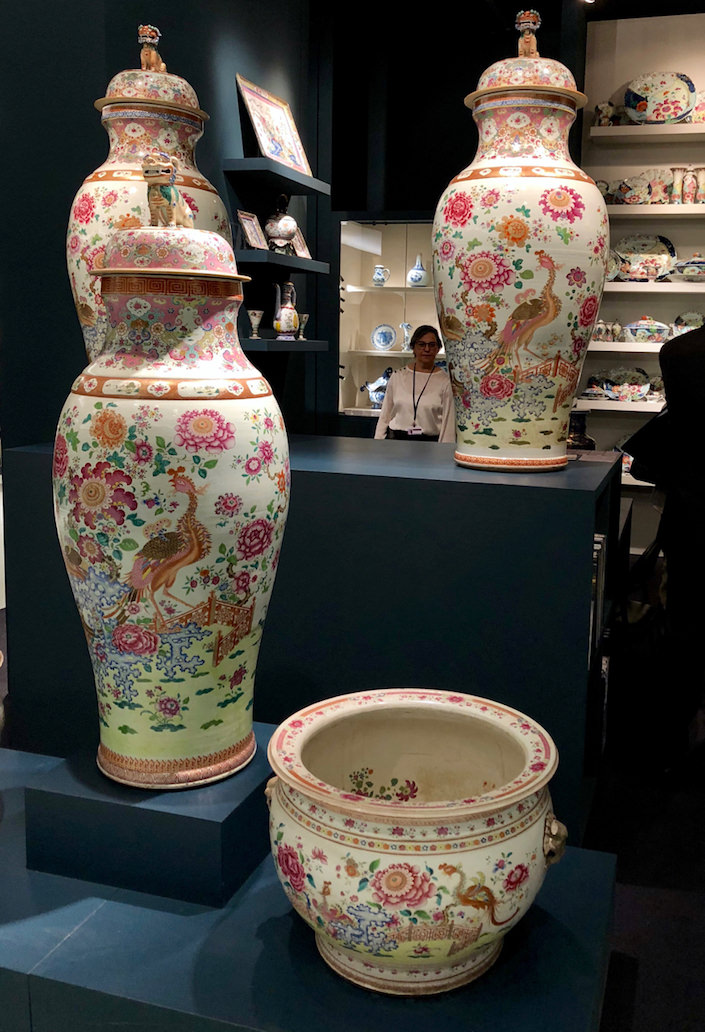 Famille Rose Soldier Vases at Jorge Welsh at TEFAF Fall 2018