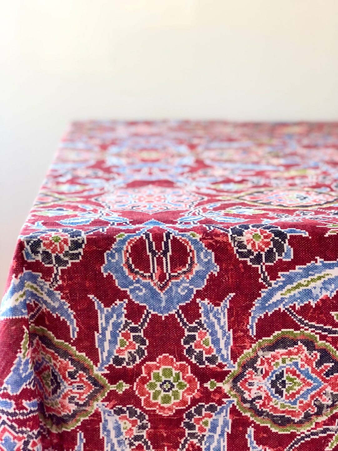 Royal Iznik Tablecloth - 2 colors