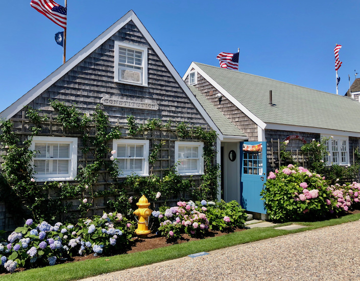 Nantucket Friday Favorites – Boathouse Chic